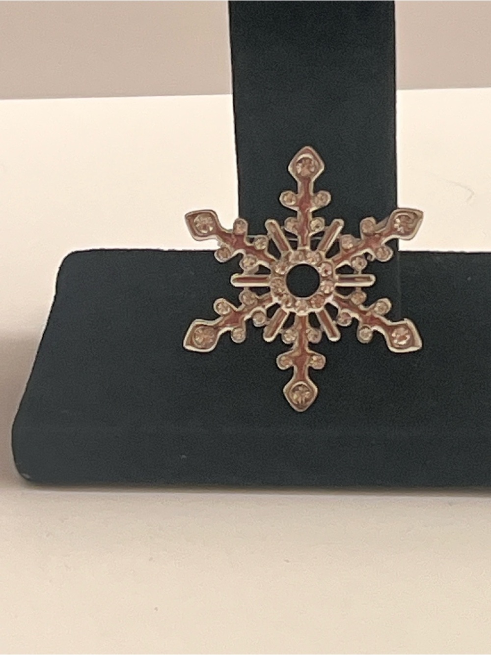 Silver Snowflake Rhinestone Brooch - Elegant Winter Jewelry